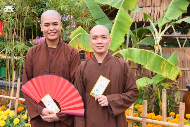 Welcome the Spring beside the Master