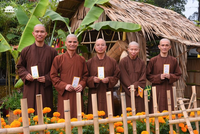 Welcome the Spring beside the Master