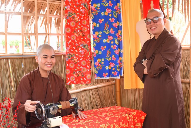 Welcome the Spring beside the Master