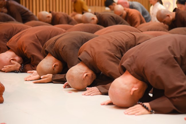 Welcome the Spring beside the Master