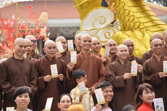 Welcome the Spring beside the Master