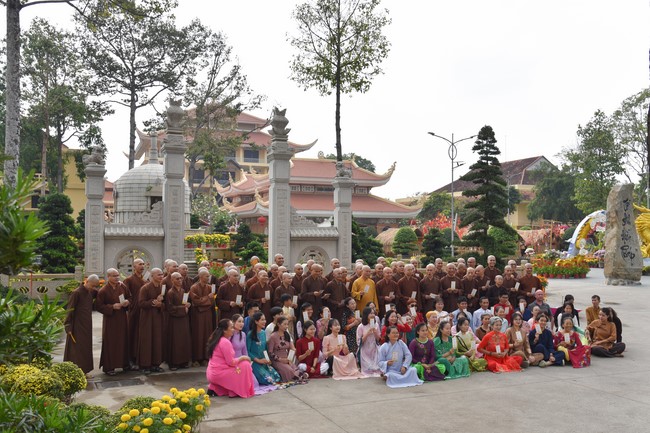 Welcome the Spring beside the Master