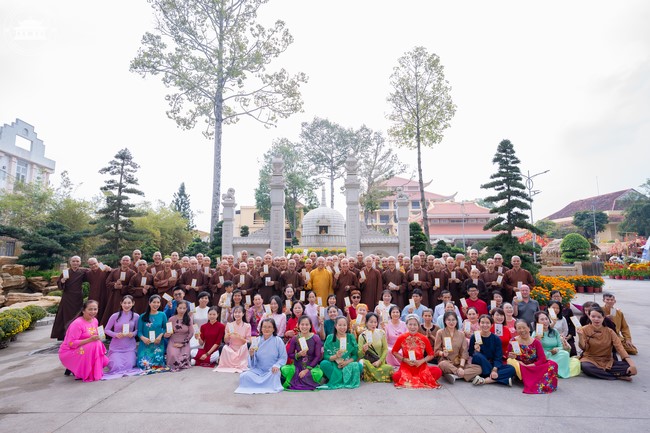 Welcome the Spring beside the Master