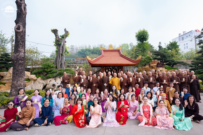 Welcome the Spring beside the Master