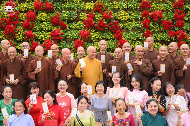 Welcome the Spring beside the Master