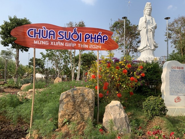 Chùa Suối Pháp - Tây Ninh: Hoàn thiện mô hình tiểu cảnh đón xuân Giáp Thìn