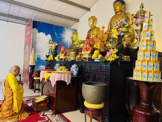 Repentant Ceremony on Jan. 29th, Year of the Dragon at Dong Cao pagoda, Thanh Hoa