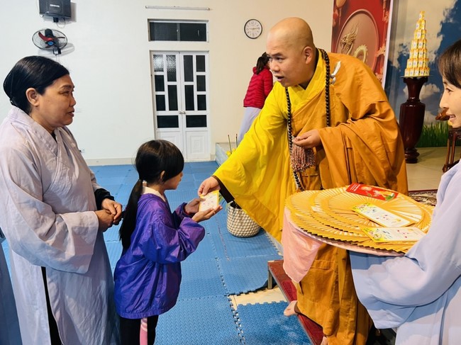 Repentant Ceremony on Jan. 29th, Year of the Dragon at Dong Cao pagoda, Thanh Hoa