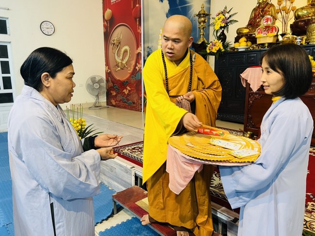 Repentant Ceremony on Jan. 29th, Year of the Dragon at Dong Cao pagoda, Thanh Hoa
