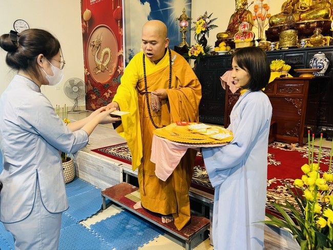 Repentant Ceremony on Jan. 29th, Year of the Dragon at Dong Cao pagoda, Thanh Hoa