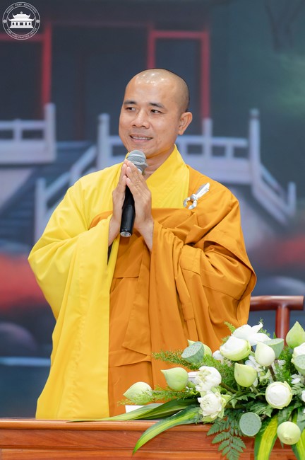 Visiting and preaching a Dharma talk at Hoang Phap pagoda of Ven. Pomnyun Sunim and Sr Giac Le Hieu