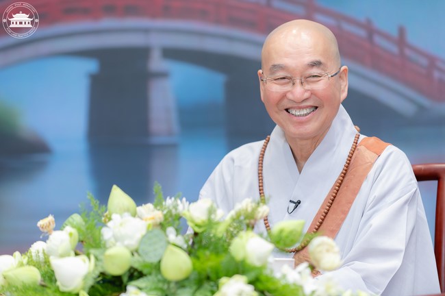 Visiting and preaching a Dharma talk at Hoang Phap pagoda of Ven. Pomnyun Sunim and Sr Giac Le Hieu