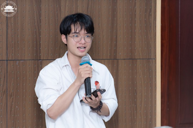 Visiting and preaching a Dharma talk at Hoang Phap pagoda of Ven. Pomnyun Sunim and Sr Giac Le Hieu