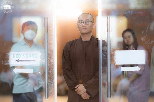 Visiting and preaching a Dharma talk at Hoang Phap pagoda of Ven. Pomnyun Sunim and Sr Giac Le Hieu