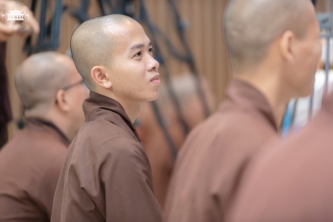 Visiting and preaching a Dharma talk at Hoang Phap pagoda of Ven. Pomnyun Sunim and Sr Giac Le Hieu
