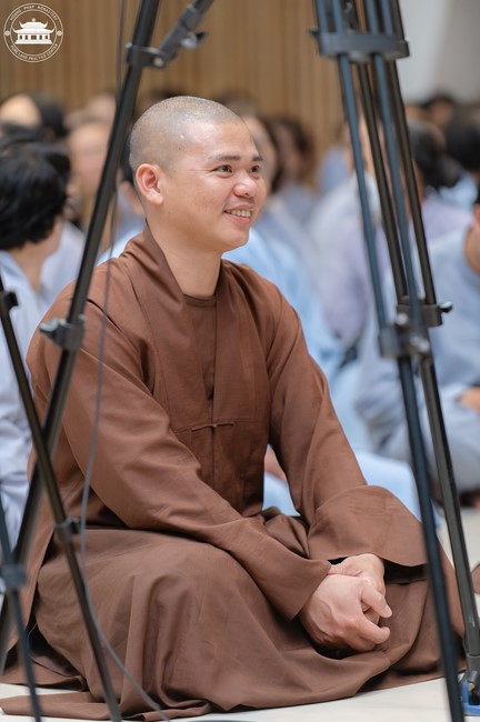 Visiting and preaching a Dharma talk at Hoang Phap pagoda of Ven. Pomnyun Sunim and Sr Giac Le Hieu