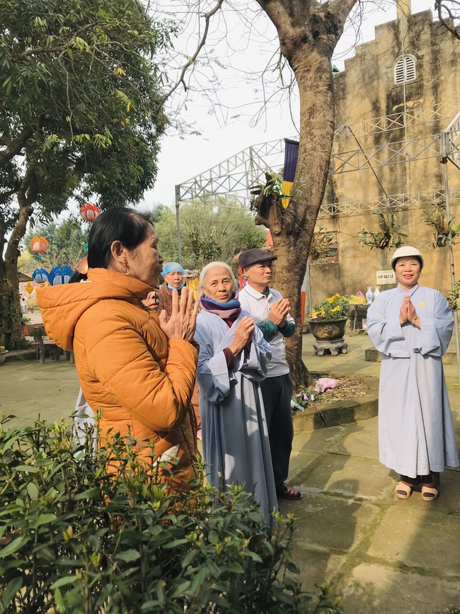 One - Day Practice at Dong Cao pagoda, Thanh Hoa
