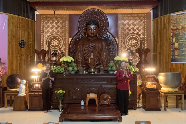 Repentance ceremony on Jan. 29th, Year of the Dragon at Suoi Phap Pagoda, Tay Ninh