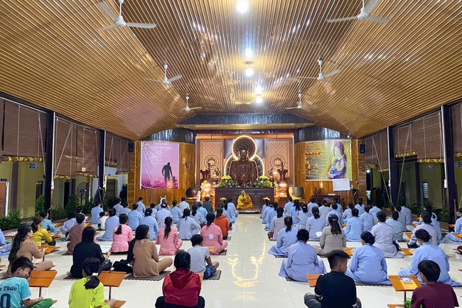 Repentance ceremony on Jan. 29th, Year of the Dragon at Suoi Phap Pagoda, Tay Ninh