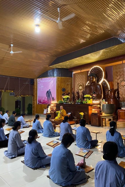 Repentance ceremony on Jan. 29th, Year of the Dragon at Suoi Phap Pagoda, Tay Ninh