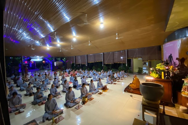 Repentance ceremony on Jan. 29th, Year of the Dragon at Suoi Phap Pagoda, Tay Ninh