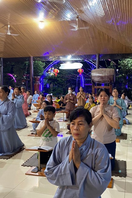 Repentance ceremony on Jan. 29th, Year of the Dragon at Suoi Phap Pagoda, Tay Ninh