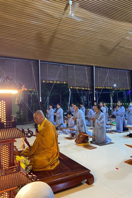 Repentance ceremony on Jan. 29th, Year of the Dragon at Suoi Phap Pagoda, Tay Ninh