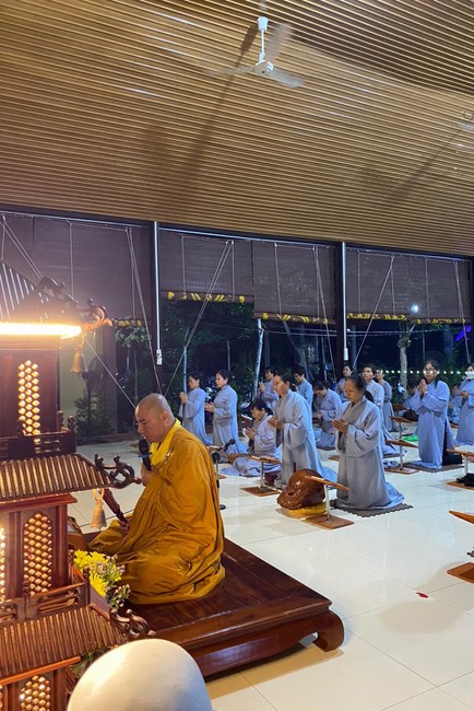 Repentance ceremony on Jan. 29th, Year of the Dragon at Suoi Phap Pagoda, Tay Ninh