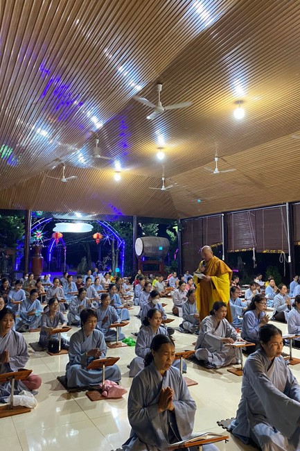 Repentance ceremony on Jan. 29th, Year of the Dragon at Suoi Phap Pagoda, Tay Ninh