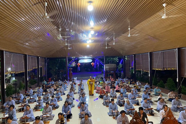 Repentance ceremony on Jan. 29th, Year of the Dragon at Suoi Phap Pagoda, Tay Ninh