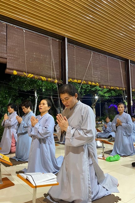 Repentance ceremony on Jan. 29th, Year of the Dragon at Suoi Phap Pagoda, Tay Ninh