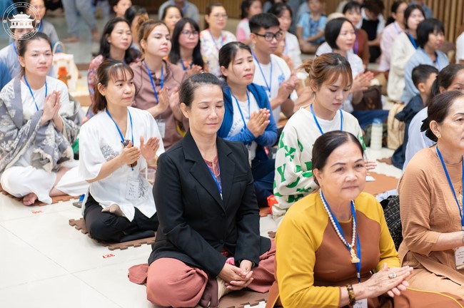 Khóa tu Một ngày sống thiền “Trọn vẹn nhận biết” cùng thầy Pháp Nhật