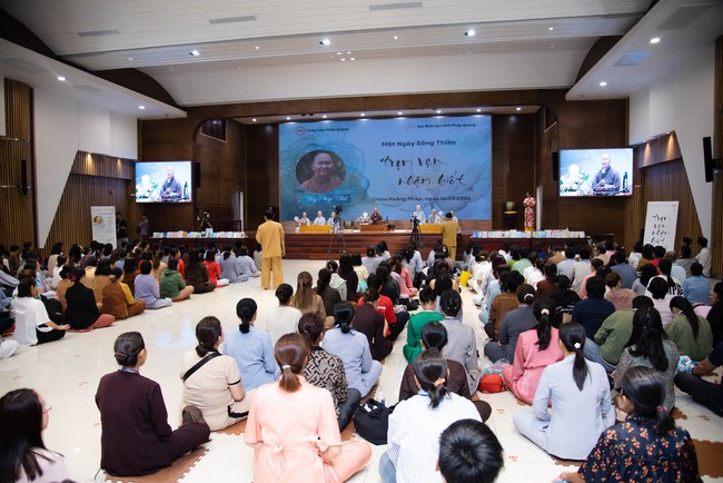 Khóa tu Một ngày sống thiền “Trọn vẹn nhận biết” cùng thầy Pháp Nhật