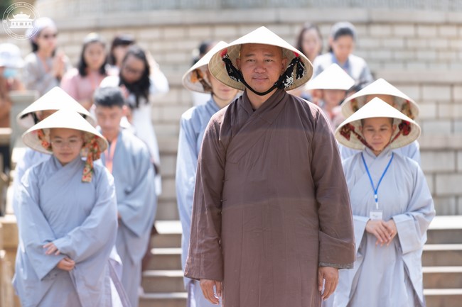 Khóa tu Một ngày sống thiền “Trọn vẹn nhận biết” cùng thầy Pháp Nhật