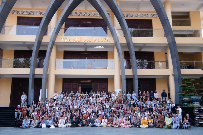 Khóa tu Một ngày sống thiền “Trọn vẹn nhận biết” cùng thầy Pháp Nhật