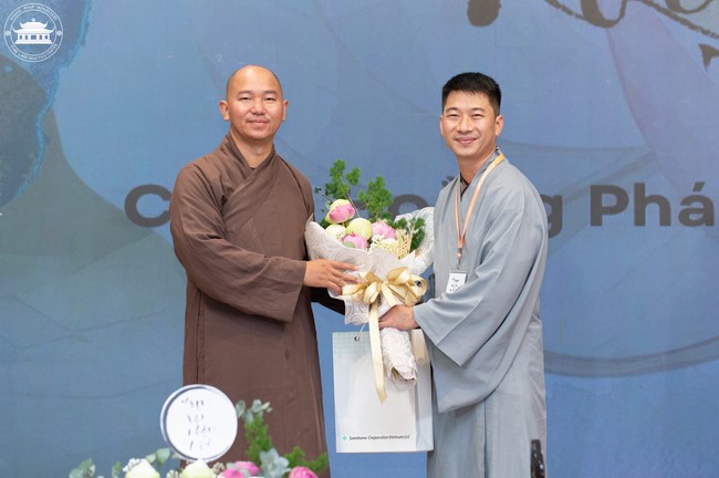 Khóa tu Một ngày sống thiền “Trọn vẹn nhận biết” cùng thầy Pháp Nhật