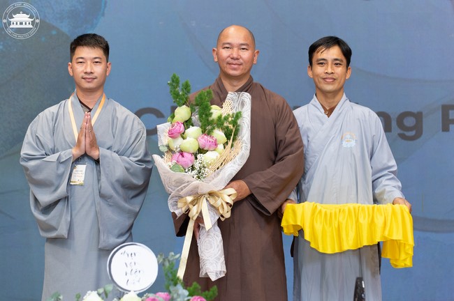 Khóa tu Một ngày sống thiền “Trọn vẹn nhận biết” cùng thầy Pháp Nhật