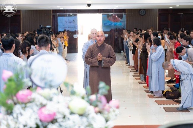 Khóa tu Một ngày sống thiền “Trọn vẹn nhận biết” cùng thầy Pháp Nhật