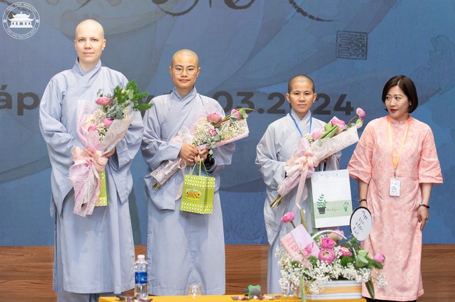 Khóa tu Một ngày sống thiền “Trọn vẹn nhận biết” cùng thầy Pháp Nhật