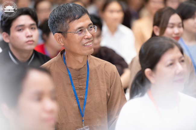 Khóa tu Một ngày sống thiền “Trọn vẹn nhận biết” cùng thầy Pháp Nhật