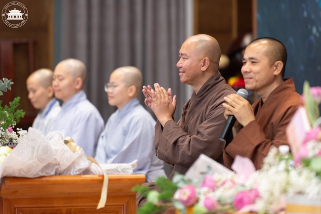 Khóa tu Một ngày sống thiền “Trọn vẹn nhận biết” cùng thầy Pháp Nhật