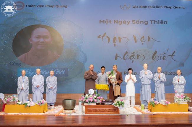 Khóa tu Một ngày sống thiền “Trọn vẹn nhận biết” cùng thầy Pháp Nhật