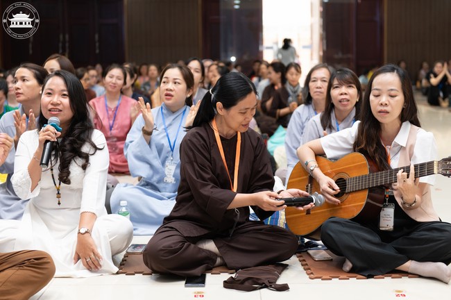 Khóa tu Một ngày sống thiền “Trọn vẹn nhận biết” cùng thầy Pháp Nhật