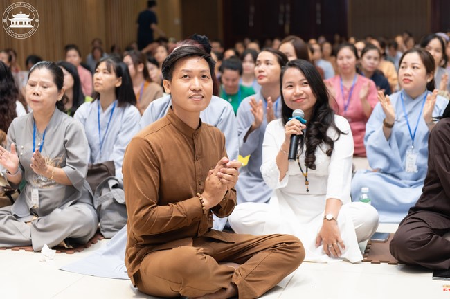 Khóa tu Một ngày sống thiền “Trọn vẹn nhận biết” cùng thầy Pháp Nhật