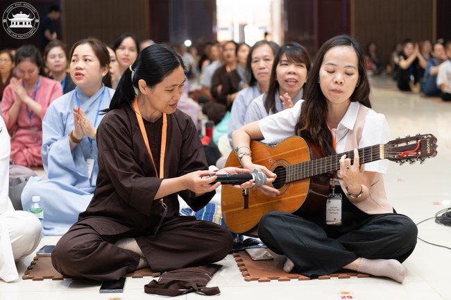 Khóa tu Một ngày sống thiền “Trọn vẹn nhận biết” cùng thầy Pháp Nhật