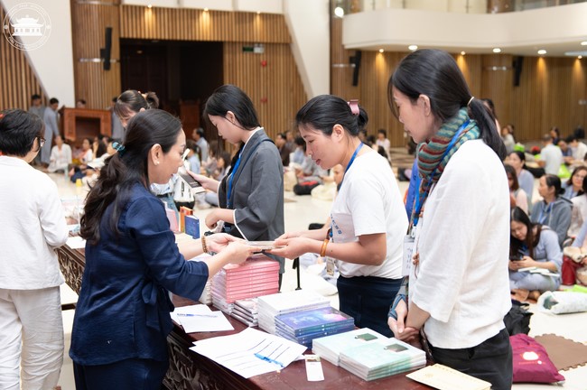 Khóa tu Một ngày sống thiền “Trọn vẹn nhận biết” cùng thầy Pháp Nhật