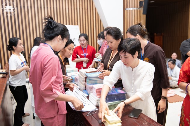 Khóa tu Một ngày sống thiền “Trọn vẹn nhận biết” cùng thầy Pháp Nhật