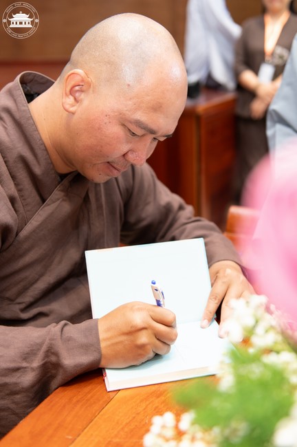 Khóa tu Một ngày sống thiền “Trọn vẹn nhận biết” cùng thầy Pháp Nhật