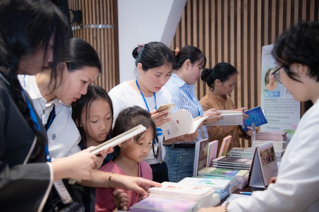 Khóa tu Một ngày sống thiền “Trọn vẹn nhận biết” cùng thầy Pháp Nhật