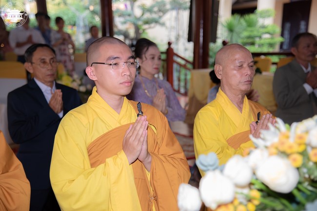 Wedding Ceremony at the pagoda